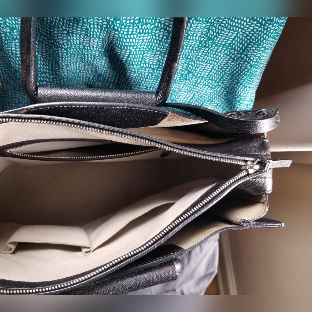 THE ROW Leather Classic Handle Tote - Picture 7 of 13